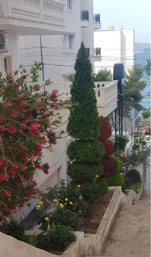 Coastline Apartments Sarandë Esterno foto