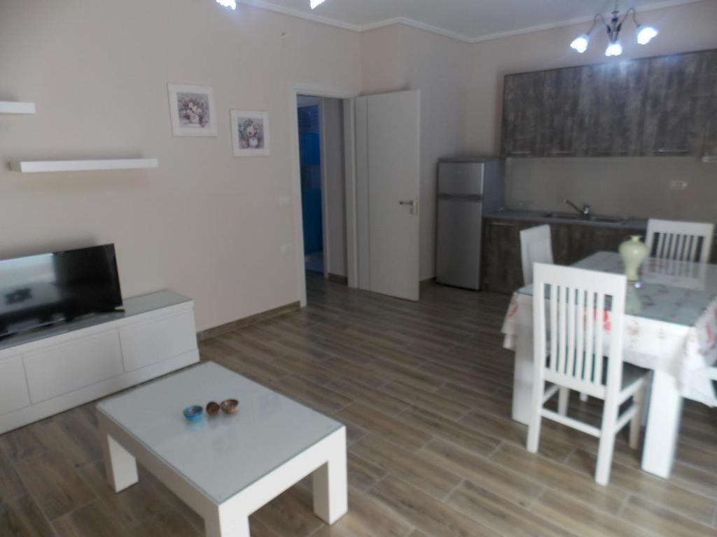 Coastline Apartments Sarandë Esterno foto